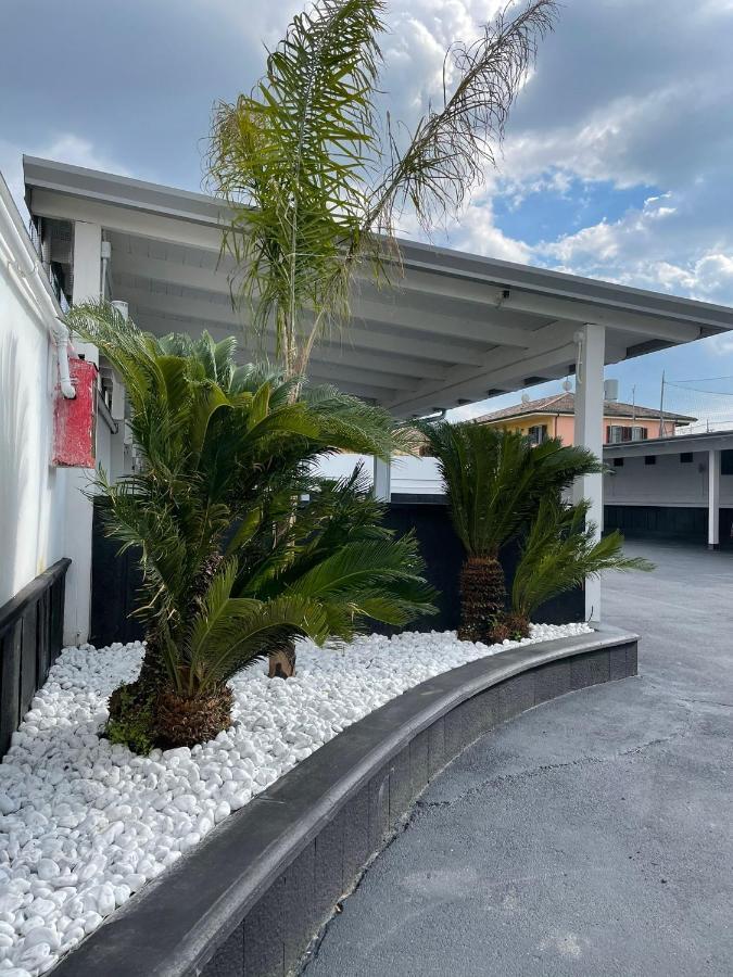 Hotel Cristian Giugliano In Campania Bagian luar foto