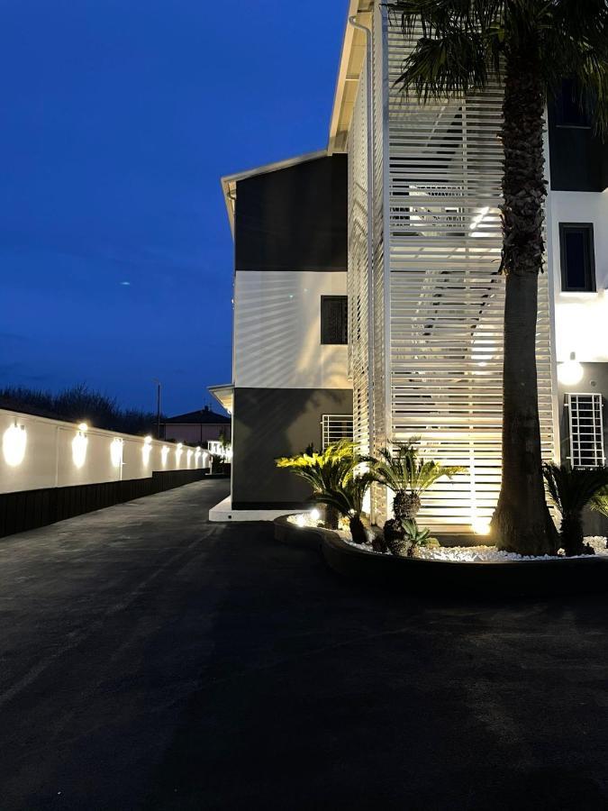 Hotel Cristian Giugliano In Campania Bagian luar foto