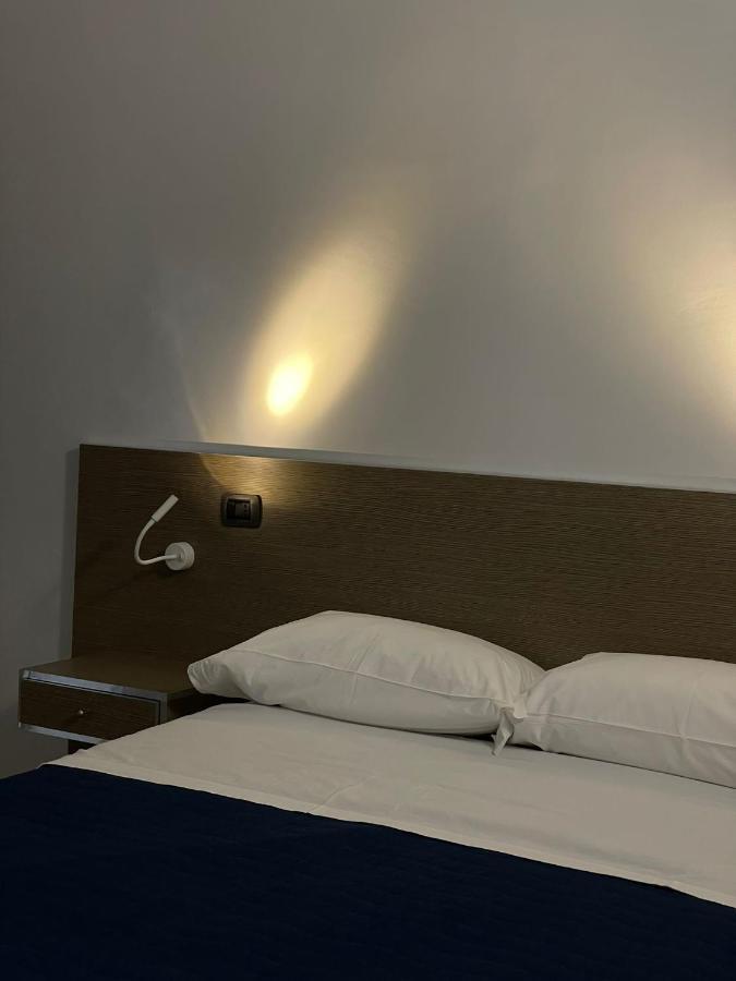 Hotel Cristian Giugliano In Campania Bagian luar foto